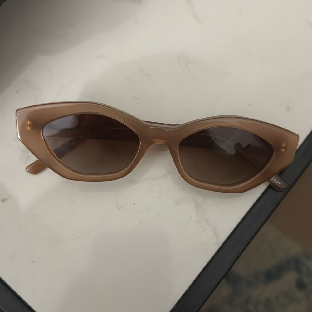 Banbe Eva Sunglasses- barely worn- no scratches